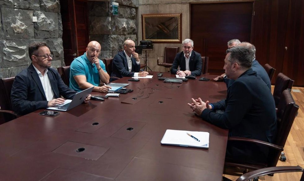 Reunión de la comisión de seguimiento del Gobierno de Canarias a raíz de los dos terremotos en Venezuela