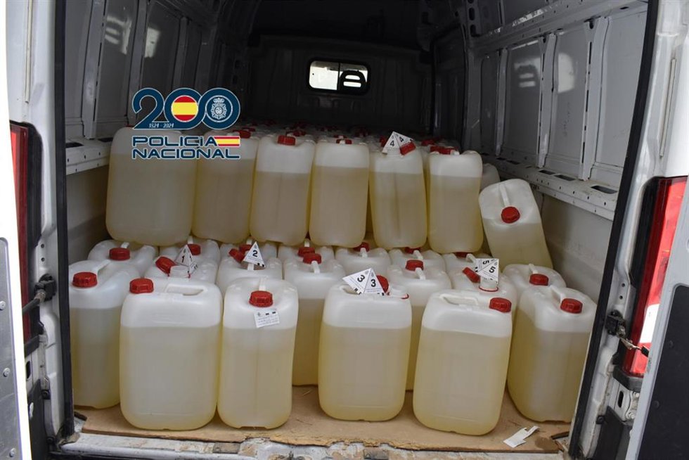 Petacas de gasolina incautadas en una furgoneta en Jerez de la Frontera (Cádiz)