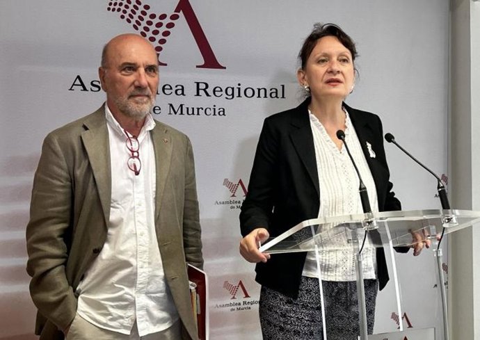 Los diputados María Marín y José Luis Rodríguez-Zapatero