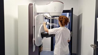 Nuevo mamógrafo en el centro de salud de Almuñécar (Granada)
