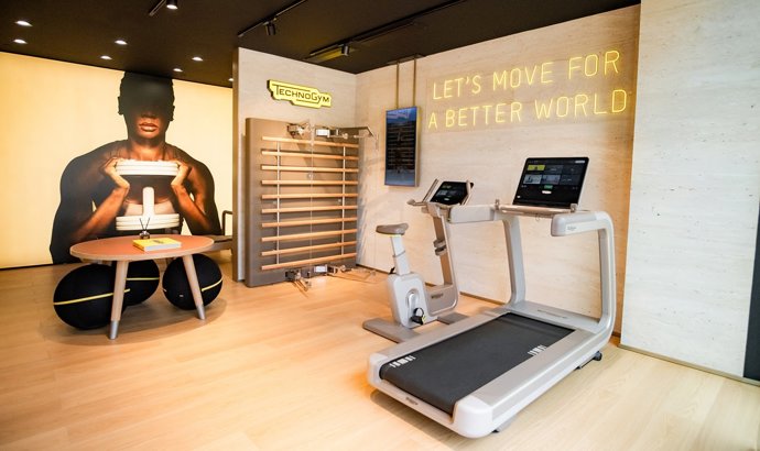 Technogym incorpora nuevas líneas de diseño y tecnología de entrenamiento en su espacio temporal en Ibiza.