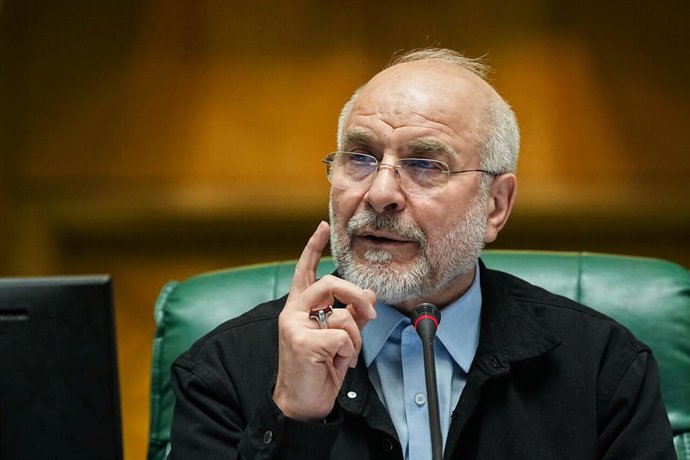 Archivo - Arquivo - 7 de janeiro de 2026, Teerã, Irã: O presidente do Parlamento iraniano, MOHAMMAD BAGHER GHALIBAF, participa de uma sessão a portas fechadas do Parlamento iraniano em Teerã. O país está passando por protestos antigovernamentais generaliz