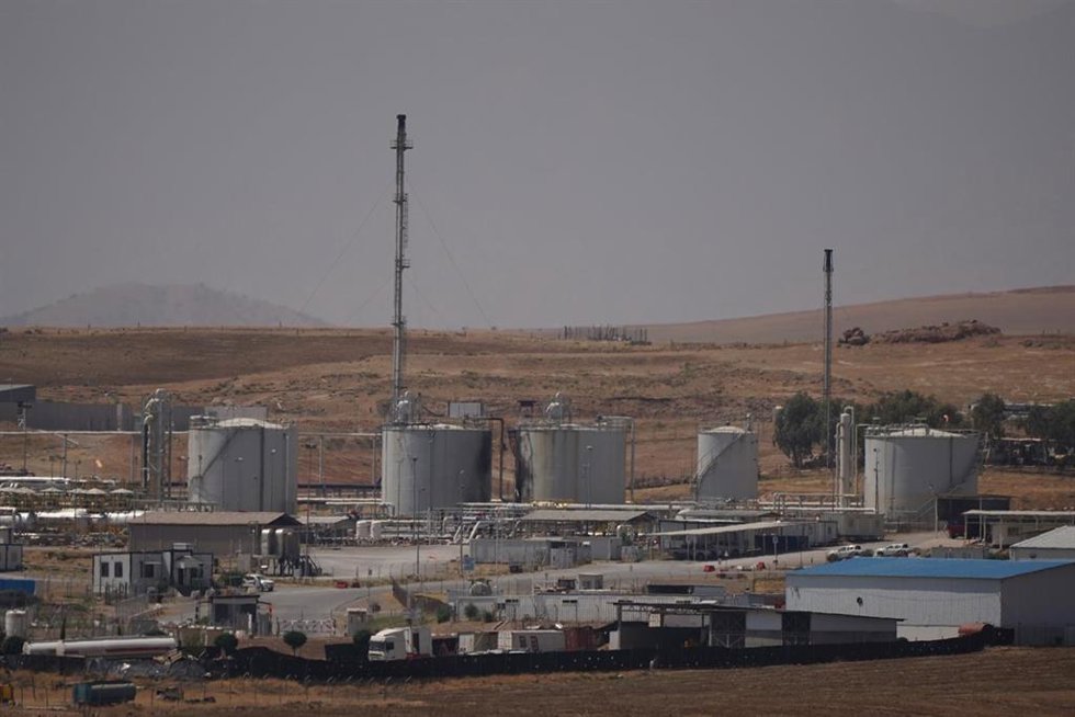 Archivo - Planta petrolífera en Irak.