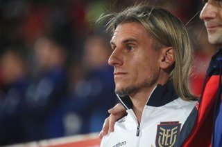 Futbol, Chile vs Ecuador. Clasificatorias al Mundial 2026. El entrenador de la seleccion ecuatoriana Sebastian Beccacece es fotografiado durante el partido clasificatorio al Mundial 2026 contra Chile disputado en el estadio Nacional de Santiago,