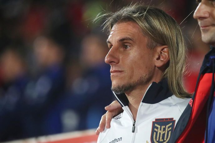 Futbol, Chile vs Ecuador. Clasificatorias al Mundial 2026. El entrenador de la seleccion ecuatoriana Sebastian Beccacece es fotografiado durante el partido clasificatorio al Mundial 2026 contra Chile disputado en el estadio Nacional de Santiago,
