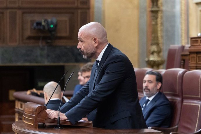 El diputado del PP, Jaime Miguel de los Santos González, durante una sesión plenaria en el Congreso de los Diputados, a 25 de junio de 2026, en Madrid (España). El debate parlamentario se centra hoy en dos temas principales: la reforma del Reglamento del 