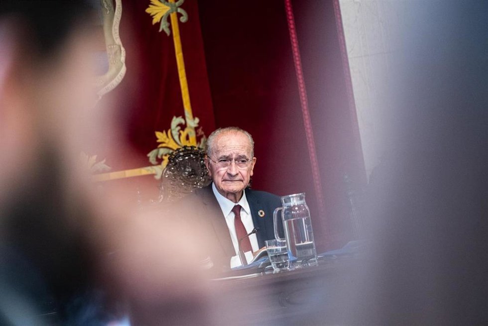 El alcalde de Málaga, Francisco de la Torre, durante el pleno del Ayuntamiento.