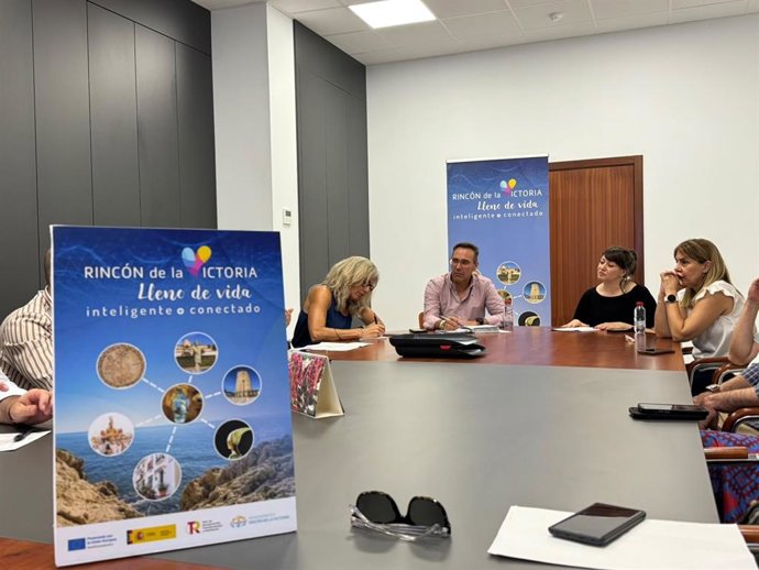 Reunión con el sector turístico para tratar los avances del proyecto 'Destino Turístico Inteligente'
