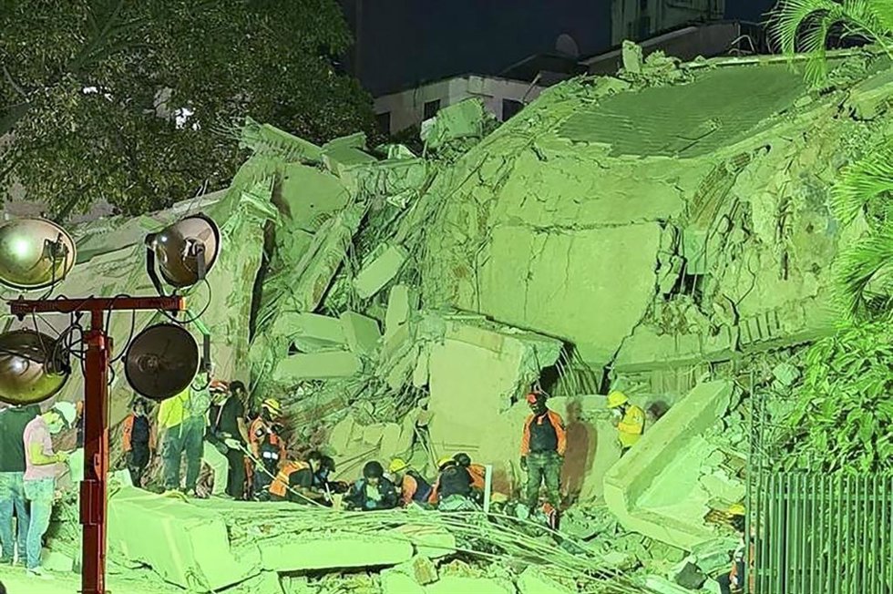 VENEZUELA, CARACAS - JUNE 25, 2026: A ruined building in the Altamira neighbourhood after an earthquake. Two powerful earthquakes measuring 7.2 and 7.5 struck Venezuela on the evening of 24 June, causing at least 32 casualties and over 700 injuries, dozen