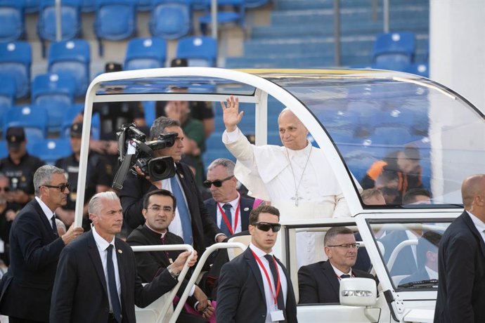 El Papa Lleó XIV a la seua arribada, en papamóvil, a la celebració de la Santa Missa multitudinària, a 11 de juny del 2026, a Las Palmas de Gran Canària, Canàries (Espanya). 