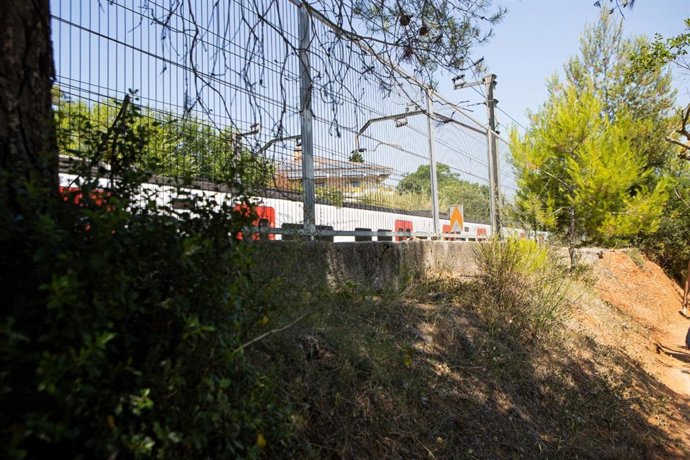 Imagen del talud a la entrada de la estación de Valldoreix de FGC.