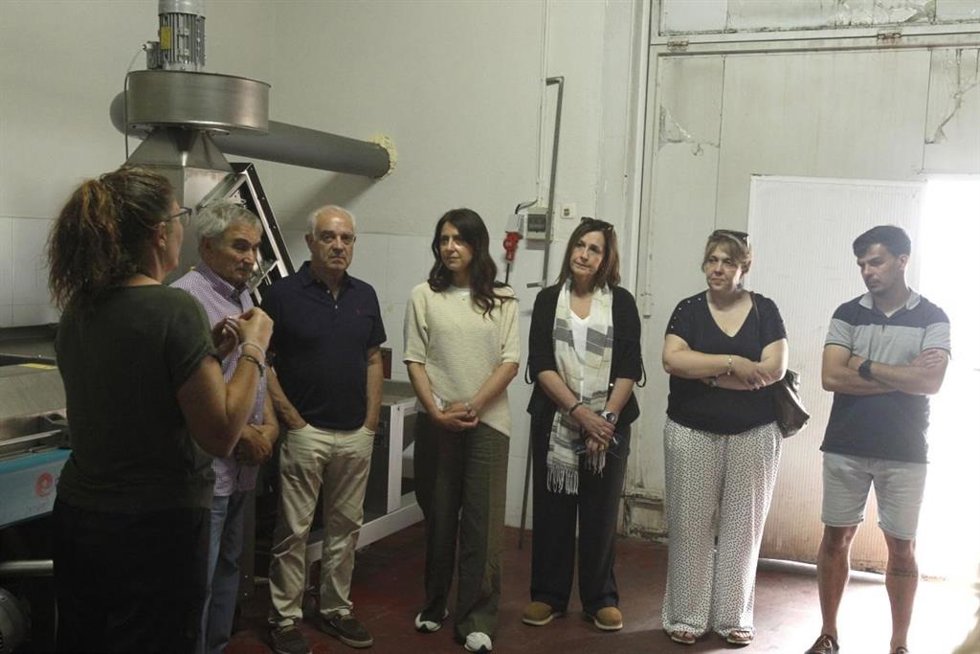 La conselleira do Medio Rural, María José Gómez, en una visita a Aceiroga