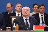 Lukashenko cuenta que se reunió con "representantes" de Zelenski y les trasladó la necesidad de entenderse