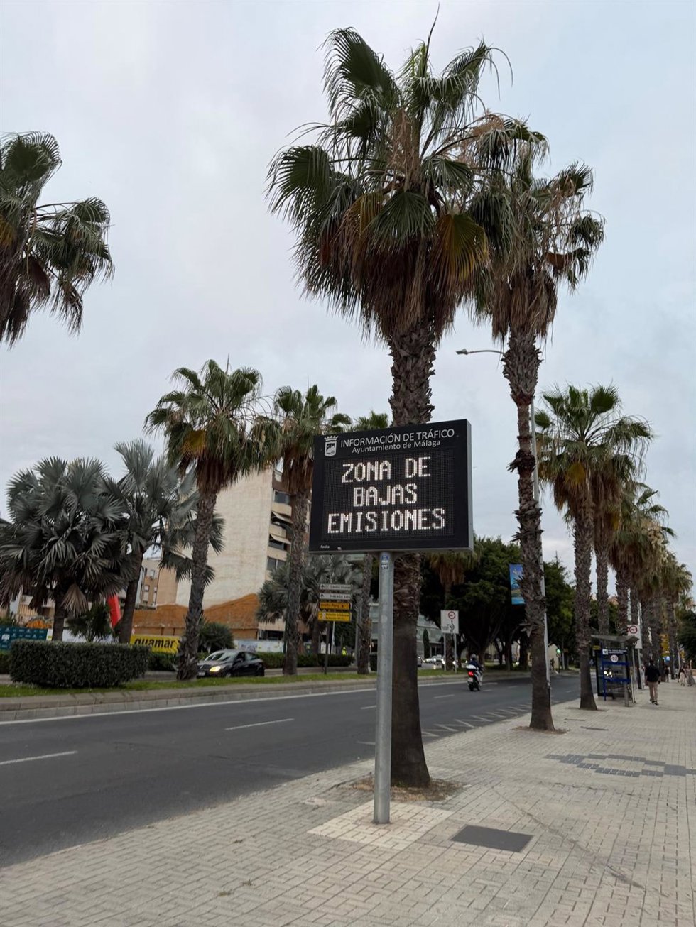 Cartel de Zona de Bajas Emisiones en Málaga capital