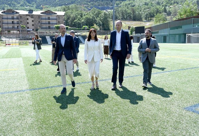 La ministra de Cultura, Juventud y Deportes de Andorra, Mònica Bonell, con el conseller de Deportes de la Generalitat de Catalunya, Berni Álvarez