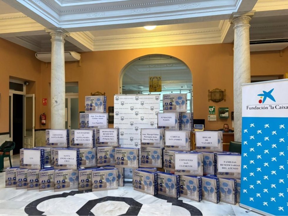 Entrega de ventiladores a entidades sociales para combatir la pobreza energética de familias vulnerables