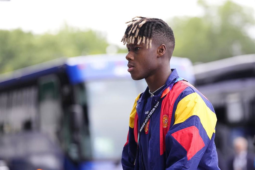 Nico Williams antes de un partido con la selección española en el Mundial 2026