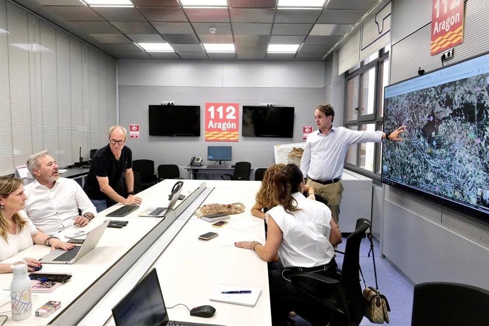 Reunión en la sala del 112 del Edificio Pigantelli.