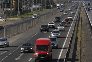Santiago, 30 de diciembre de 2022 Salida de automovilistas de Santiago por fin de semana largo de año nuevo, Carretera Ruta 5 sur km 50. Juan Eduardo Lopez/Aton Chile