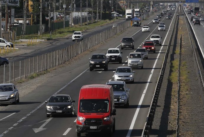 Santiago, 30 de diciembre de 2022 Salida de automovilistas de Santiago por fin de semana largo de año nuevo, Carretera Ruta 5 sur km 50. Juan Eduardo Lopez/Aton Chile