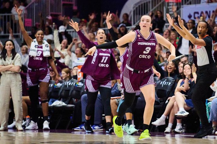 June 25, 2026, Toronto, On, Canada: Toronto Tempo's Marina Mabrey (3) celebrates with her team behind her during second half WNBA basketball action against the Los Angeles Sparks in Toronto, on Thursday, June 25, 2026.