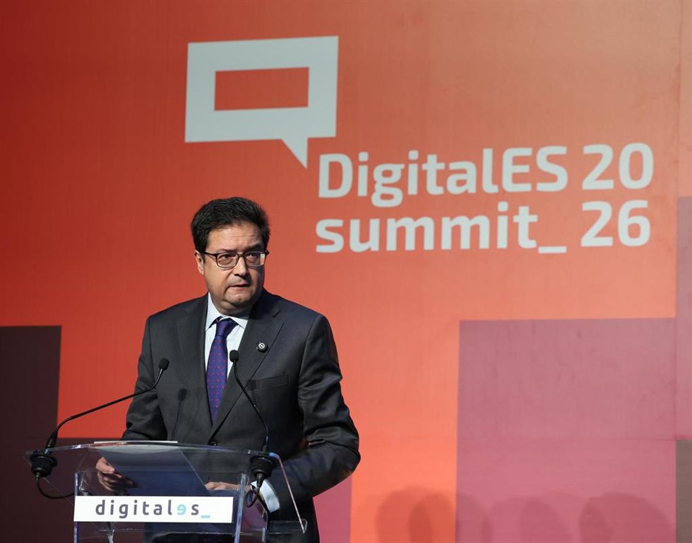 El ministro para la Transformación Digital y la Función Pública, Óscar López, durante la segunda jornada de 'DigitalES Summit 2026', en la Real Fábrica de Tapices, a 25 de junio de 2026, en Madrid (España). Organizado por la Asociación Española para la Di