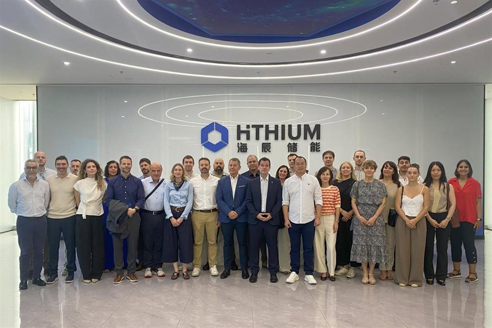 Visita navarra al Instituto de Investigación de Sistemas de almacenamiento de energía de Hithium.