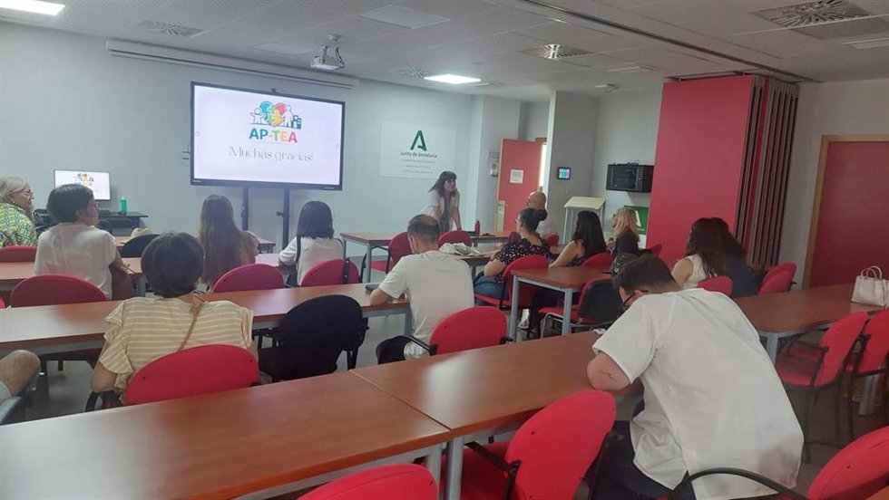 Encuentro sobre el Proyecto AP-TEA para usuarios con trastorno autista.