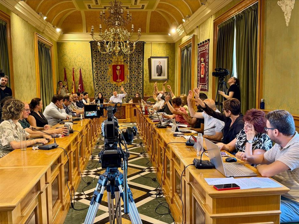 Votación de los presupuestos del Ayuntamiento de Cuenca.
