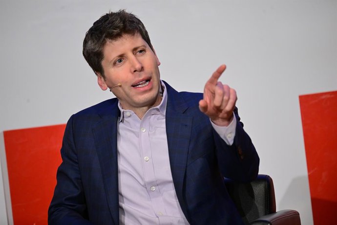 Archivo - Arquivo - 7 de fevereiro de 2025, Berlim: Sam Altman, cofundador e CEO da OpenAI, fala durante um painel de discussão sobre o futuro da inteligência artificial na Universidade Técnica de Berlim (TU Berlin). Foto: Sebastian Christoph Gollnow/dpa