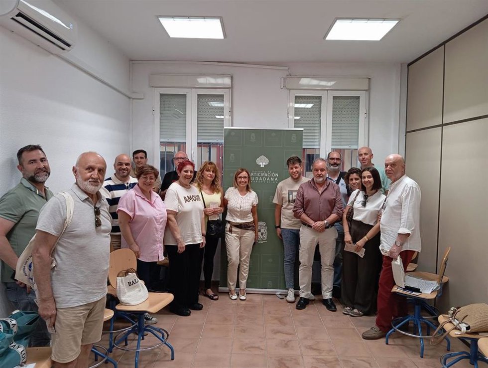 Reunión sobre la implantación del quinto contenedor para reciclaje de materia orgánica.