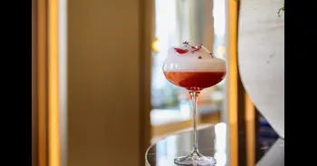 De mítica perfumería a alta coctelería botánica: Así es el nuevo templo gastronómico que arrasa en Madrid