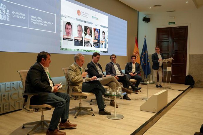 Jornada 'Soluciones tecnológicas competitivas para la producción de alimentos. Nuevas estrategias de fertilización para un futuro sostenible', organizada por el Grupo Alimentario de Innovación y Sostenibilidad (GIS) con el patrocinio de Fertinagro Biotech
