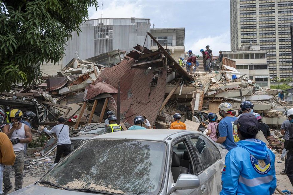 Powerful earthquakes strike Venezuela