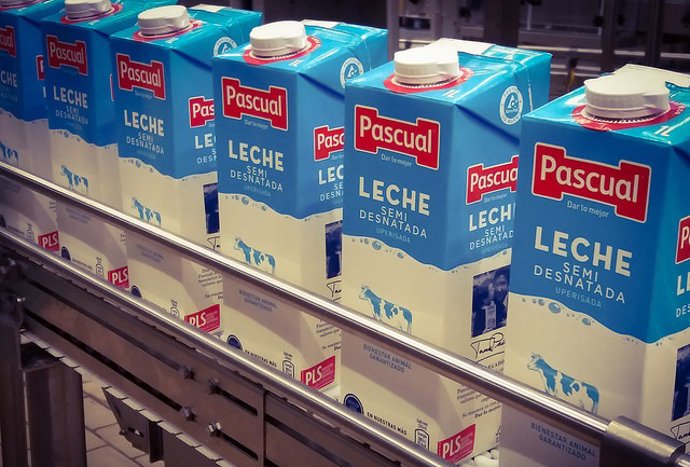 Archivo - Bricks de leche de Calidad Pascual 