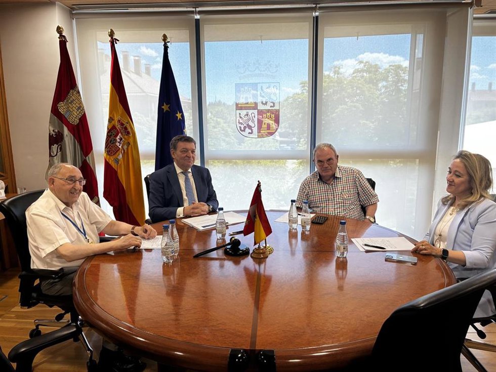 José Luis Bellido (i), Luis Miguel González Gago,  Fernando Guerra y Ruth Andérez, durante la reunión.