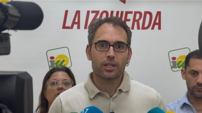 El coordinador general de IU Andalucía, Toni Valero, en rueda de prensa en Córdoba