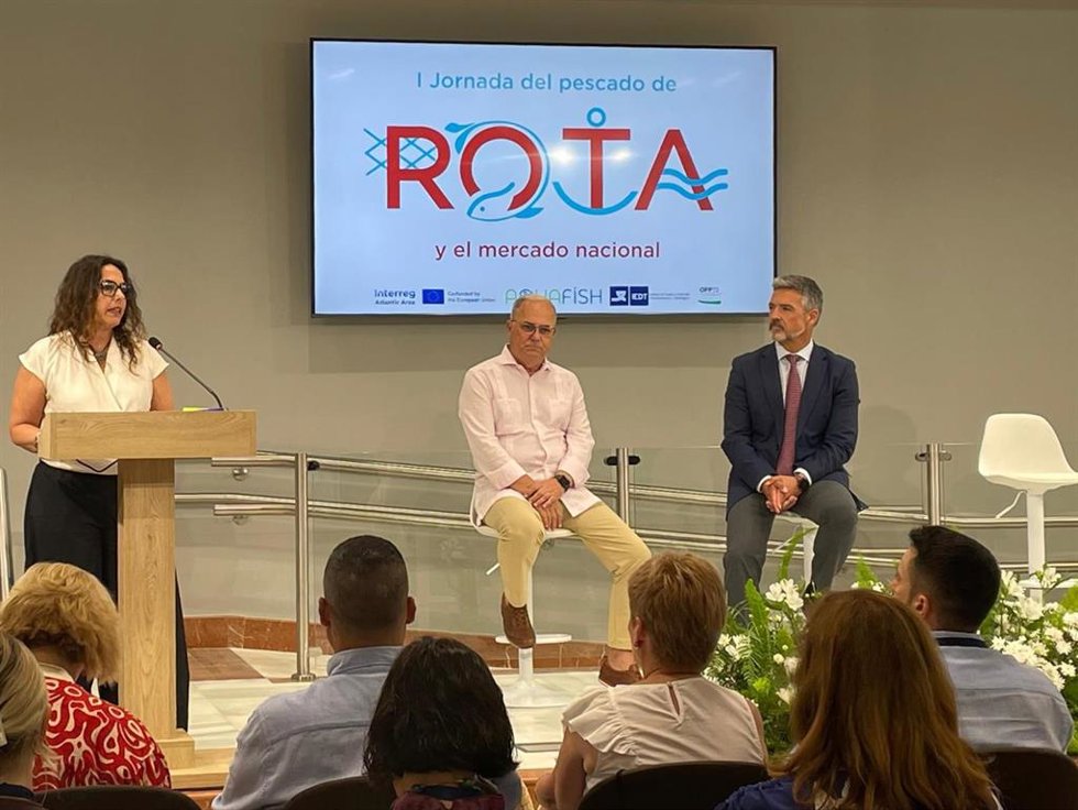 Inauguración de la Jornada del Pescado de Rota y el Mercado Nacional, una iniciativa promovida por la Organización de Productores Pesqueros Artesanales de la Lonja de Conil (OPP72), celebrada en Rota (Cádiz)