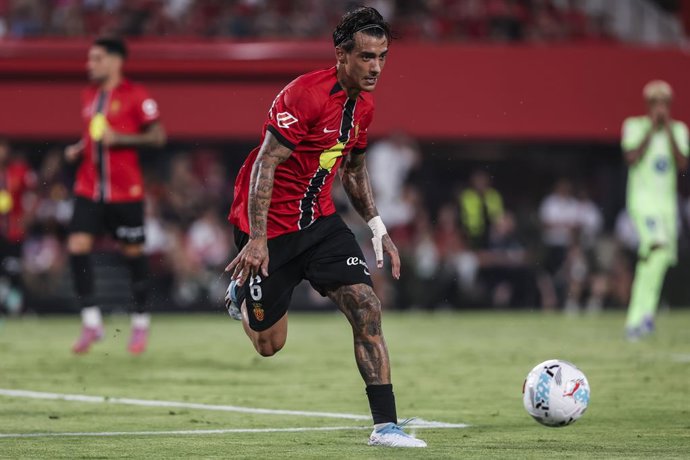 Archivo - Antonio Sanchez of RCD Mallorca in action during the Spanish league, La Liga EA Sports, football match played between RCD Mallorca and FC Barcelona at Son Moix Stadium on August 16, 2025 in Mallorca, Spain.