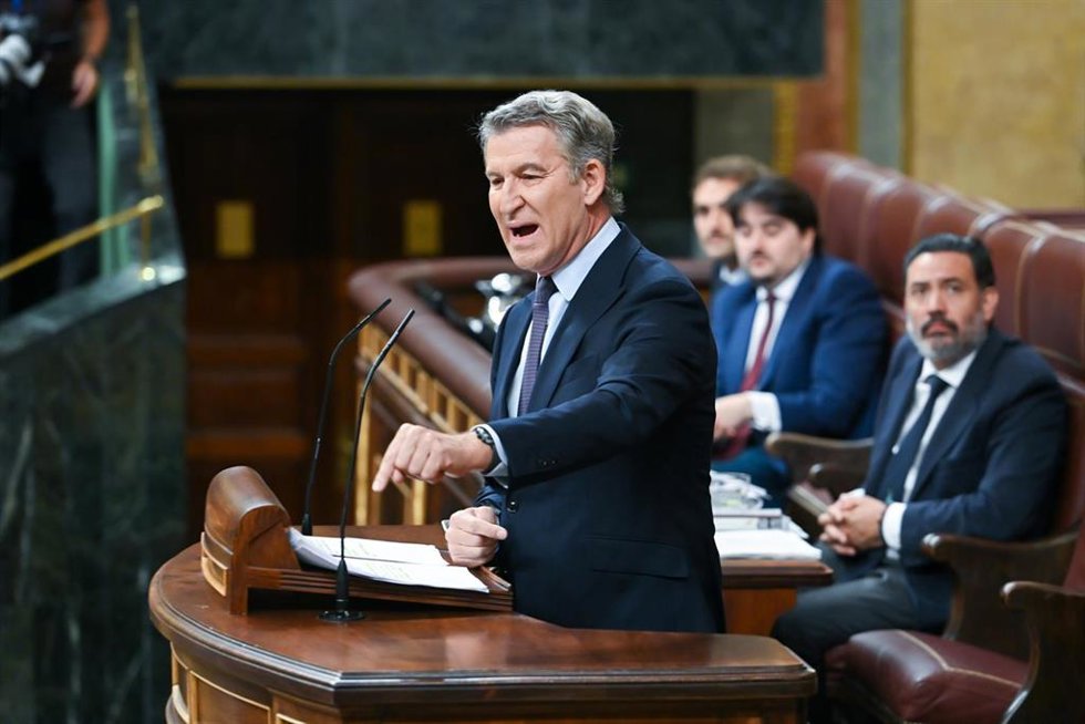 El presidente del PP, Alberto Núñez Feijóo, interviene durante una sesión plenaria en el Congreso de los Diputados, a 24 de junio de 2026, en Madrid (España). 