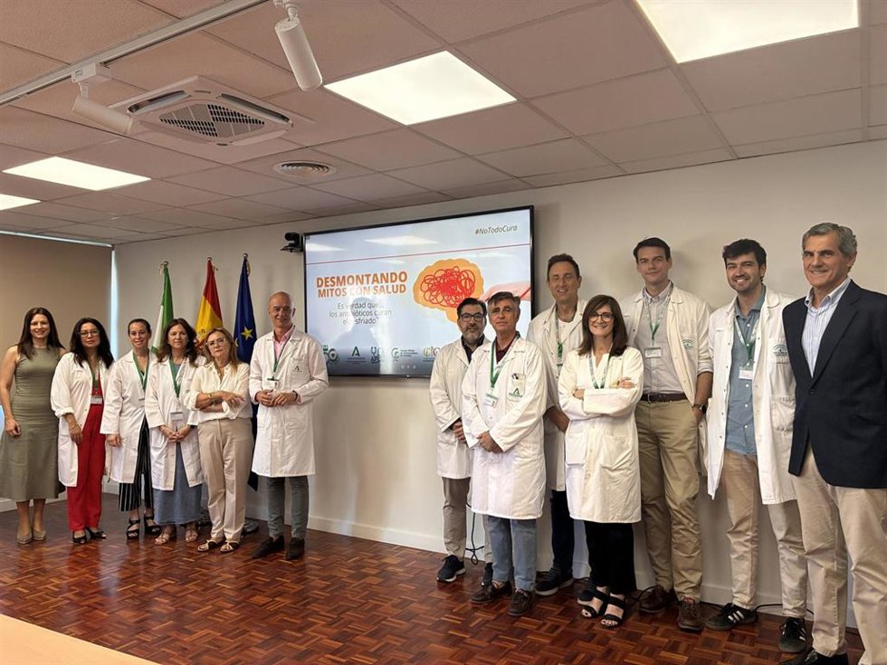 Presentación de la campaña 'Es verdad que...?' dedicada a desmontar mitos sobre medicamentos.