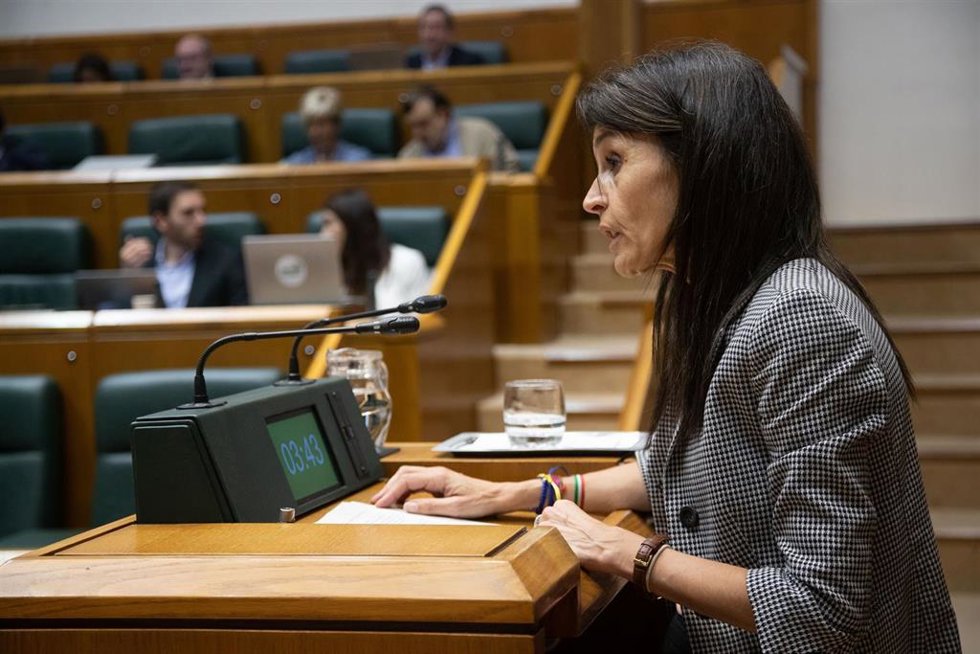 Archivo - Nerea Melgosa, en el pleno de control del Parlamento Vasco