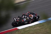 Bezzecchi domina el viernes en Assen y una dura caída marca el regreso de Álex Márquez