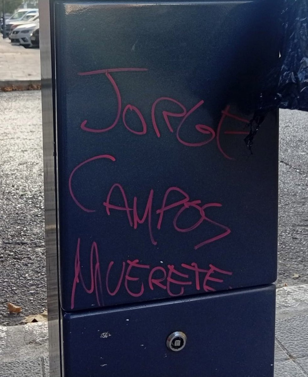 Pintada con la amenaza al diputado de Vox.
