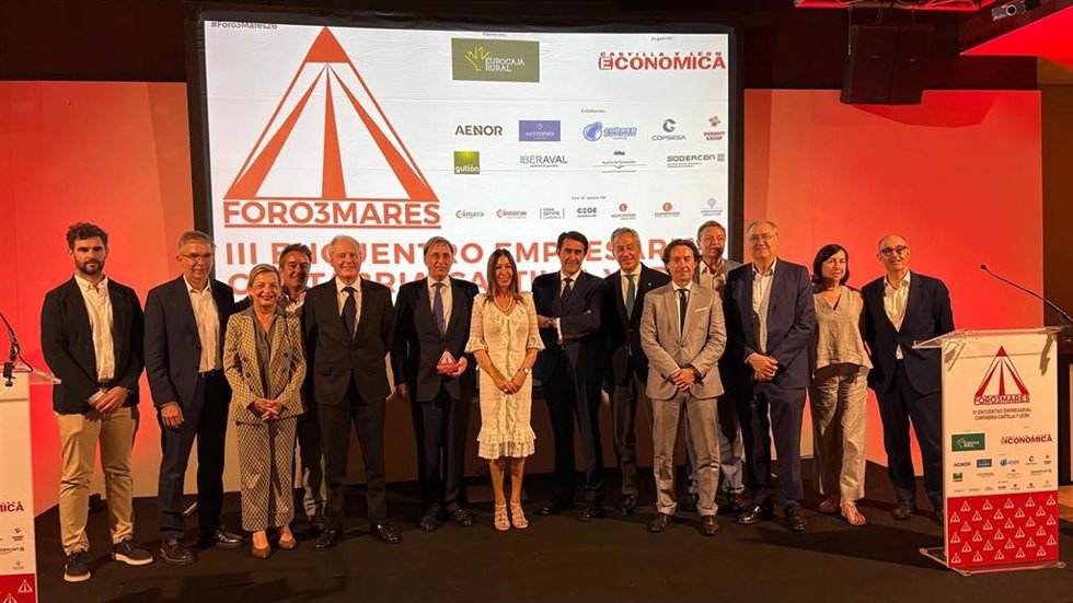 El consejero de Industria del Gobierno de Cantabria, Eduardo Arasti, participa en el Foro Tres Mares - Encuentro empresarial de Castilla y León con Cantabria