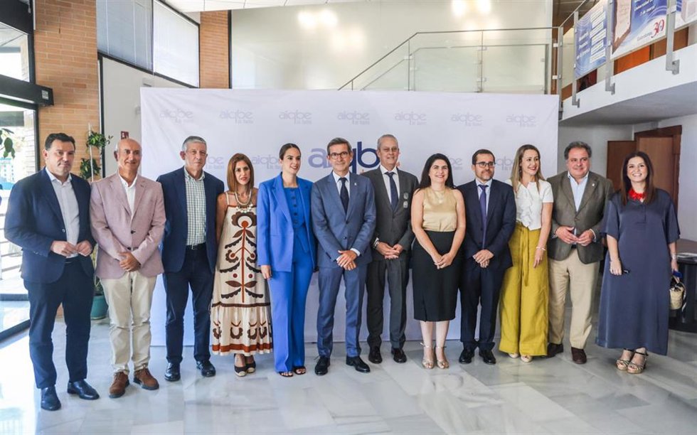 Presentación de la Memoria Anual de 2025 de la Asociación de Industrias Químicas, Básicas y Energéticas de Huelva (Aiqbe).