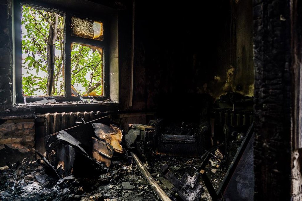 Archivo - Destrucción de un edificio en Nikopol al comienzo de la invasión rusa en 2022.