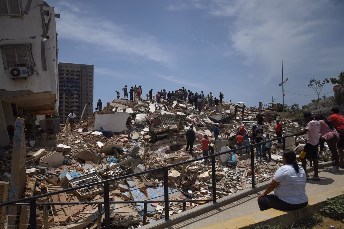 Suben a 589 fallecidos por terremotos en Venezuela y casi 3,000 heridos mientras continúan las labores de rescate