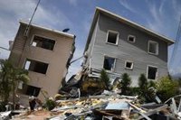 Aumentan a 920 los muertos por los terremotos en Venezuela