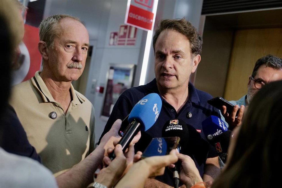 El director general de Interior y Emergencias, Miguel Ángel Clavero, y el consejero de Hacienda, Interior y Administración Pública, Roberto Bermúdez de Castro.
